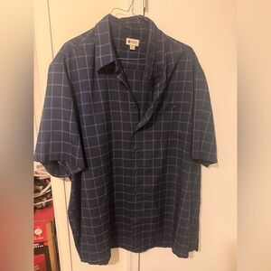 Haggar men's short-sleeve button-down shirt.